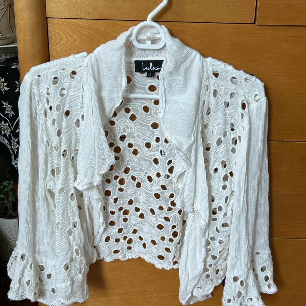 Lulu's Flowy White Eyelet Blouse